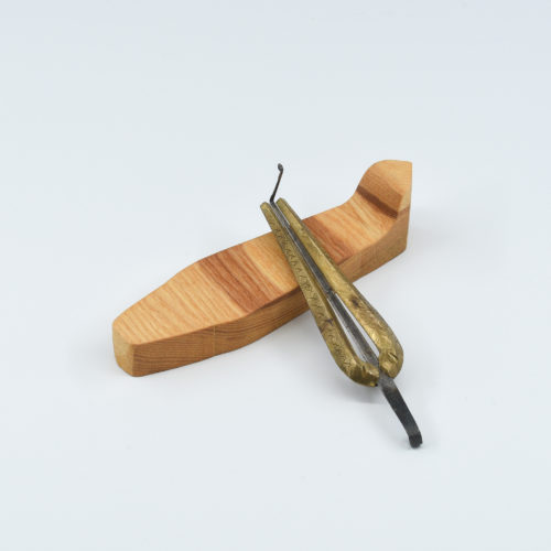 “Golden Line” – Handcrafted Brass Jaw Harp with Custom Wooden Case (D)